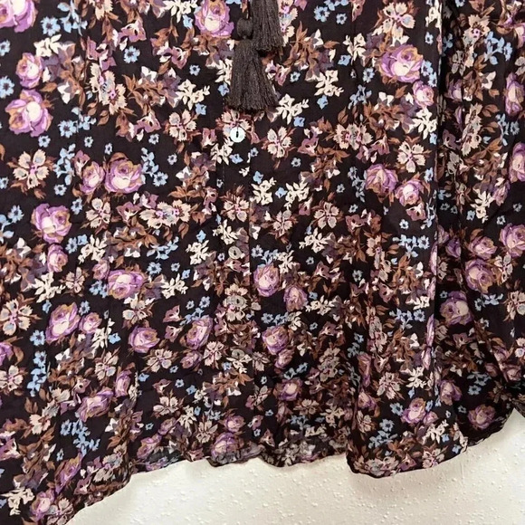 2/$30 Olivaceous Size Medium Floral Flowy Boho Romantic Top Blouse Shirt - Picture 6 of 9